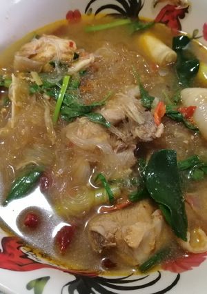 รูปของ แกงเผ็ดไก่ใส่วุ้นเส้น (ฉบับอิสาน)​