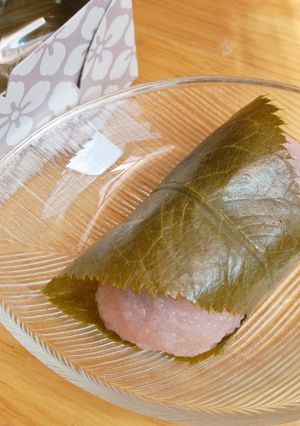 Une photo de Wagashi "Domyouji": Un très connu Mochi confectionner Japonaise