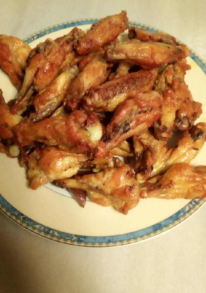 Una foto de Alitas al ajillo