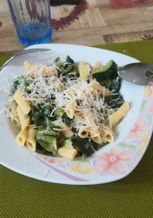 Foto di Pennette con zucchine "alla poverella"