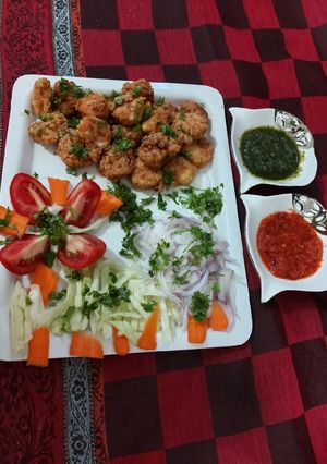 A picture of Golden fry prawns/deep fry.
