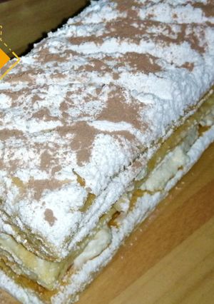 Una foto de Tarta de milhojas de nata con solo 3 ingredientes