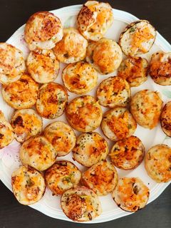 கேரட் கார பணியாரம் (Carrot spicy paniyaaram recipe in tamil) செய்முறை முக்கிய புகைப்படம்