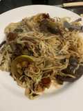 Saltado de verduras con tallarines