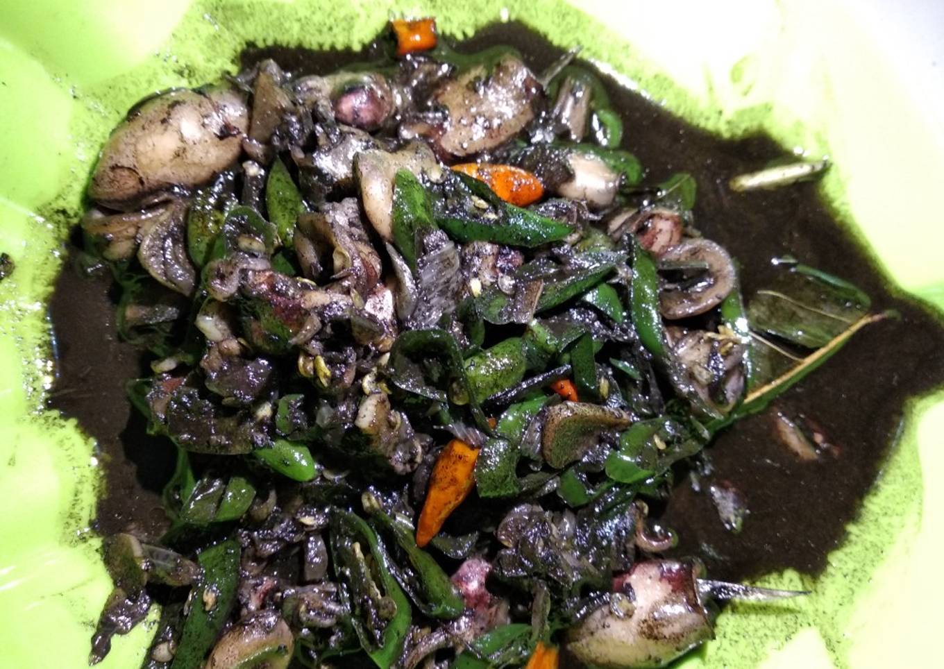 kumi hitam táxi ijo