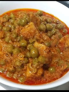 मटर पनीर (matar paneer recipe in Hindi) रेसिपी मुख्य फोटो