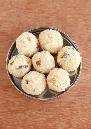 A picture of Selomina Coconut Laddoo.