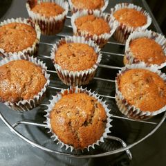 A picture of Eggless oreo cup cake.