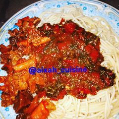 A picture of Spaghetti with stew.