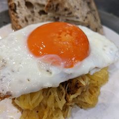 A picture of Airfryer Spaghetti squash and fried egg quick lunch.