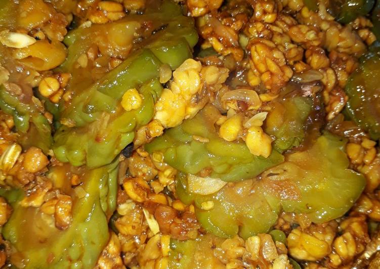 Tumis pare tempe kering
