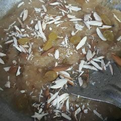 A picture of Milk kesar suji halwa.