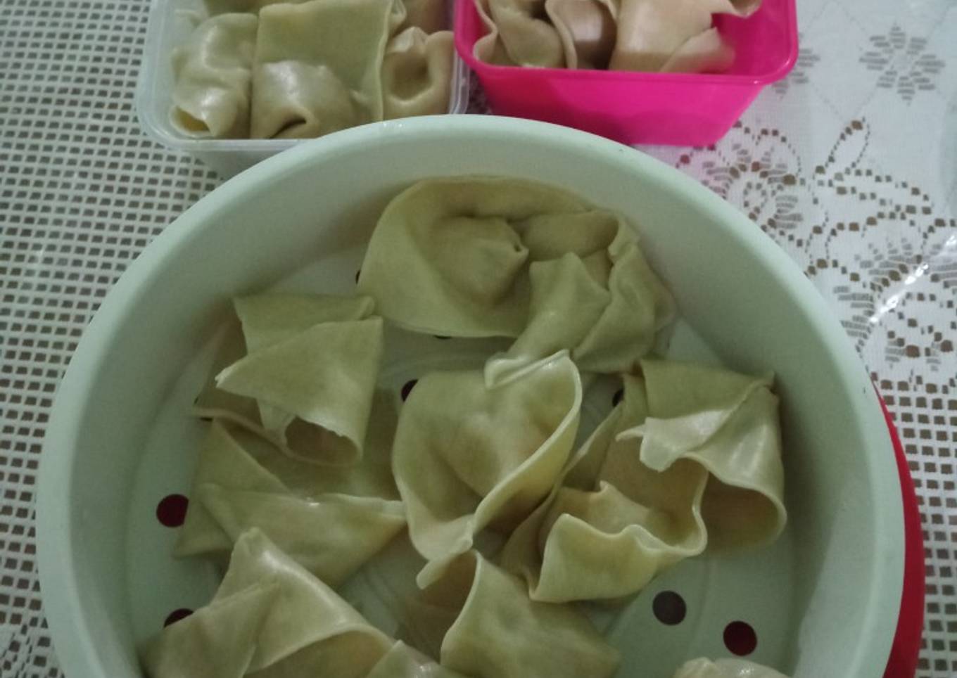 Pangsit ayam (bisa direbus/digoreng)