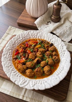 Török padlizsános húsgombócok serpenyőben recept fotója