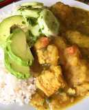 Estofado de Pollo con cúrcuma & Ensalada de pepino y palta 🥒🥑