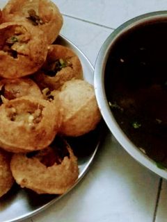 ফুচকা/পানি পুরি (fuchka pani puri recipe in Bengali) রেসিপির প্রধান ছবি