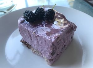 Una foto de Cheesecake de moras light congelada saludable con yogur