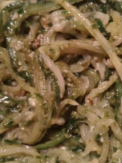 Una foto de Falsos espaguetis con pesto