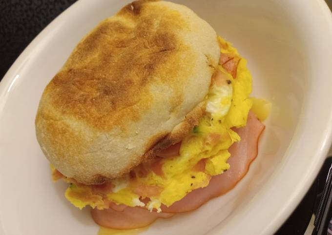 Ham, Egg, and Cheese Breakfast Sandwiches Recipe