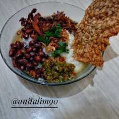 A picture of Bubur ayam vegetarian.
