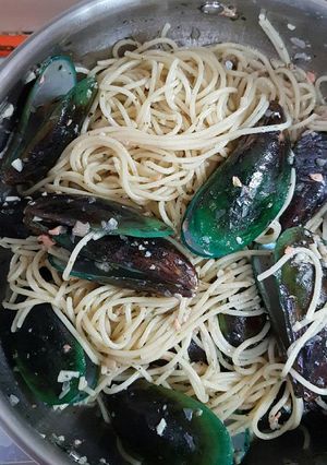 Foto resep Spaghetti Aglio Olio Dengan Kerang hijau