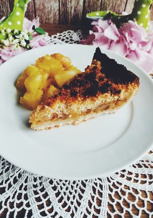 Une photo de TARTE CRUMBLE POMME - POIRE ET CHOCOLAT BLANC