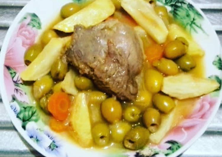 طاجين الزيتون باللحم