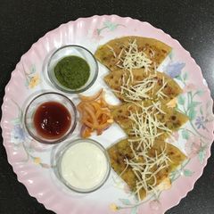 A picture of Veg keema paratha.