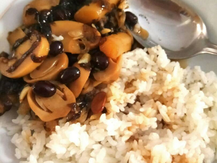 Ternyata begini lho! Bagaimana cara buat Oseng-oseng Jakaru (Jamur, kacang hitam, rumput laut) dijamin nagih banget