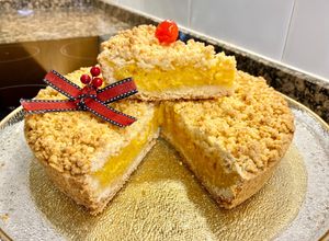 Foto principal de Pastel relleno con calabaza y cabello de ángel