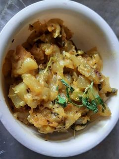 লাউ ঘন্ট(Lau ghonto recipe in Bengali) রেসিপির প্রধান ছবি