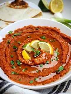 صورة لوصفة فول حار بالطماطم