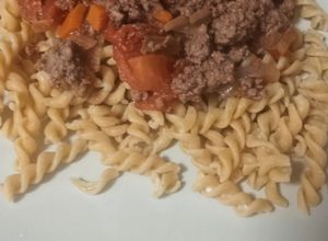 Foto principal de 🍝Espirales (fusilli) integrales a la boloñesa 🐮🍅🧅🥕
