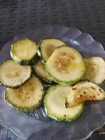 Recipe Sautéed zucchini with butter and garlic which So Delicious