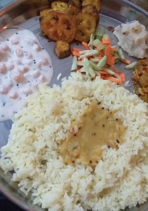 लंच थाली (Lunch Thali recipe in Hindi) रेसिपी मुख्य फोटो