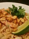Brad's chicken and prawn pad thai