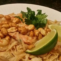 A picture of Brad's chicken and prawn pad thai.