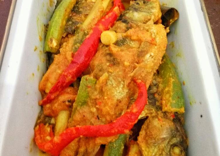 Bahan-bahan Ikan Mas Bumbu Acar yang nikmat Untuk Jualan