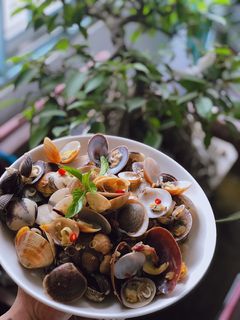 Hình của món Nghêu xào sả ớt.