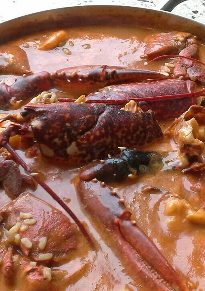 Una foto de Arroz caldoso de bogavante y nécoras