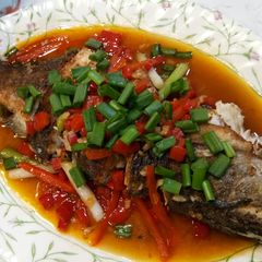 A picture of Fried Siakap with Garlic, Capsicum and Sauce.