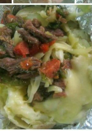 Una foto de Papa rellena de arrachera y sirlon