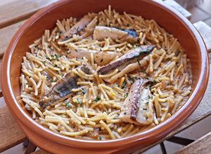 Foto principal de Fideos a la cazuela con caballa