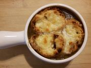 A picture of onion soup
