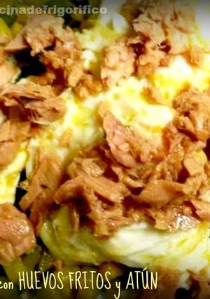 Foto principal de Calabacin con huevos fritos y atún