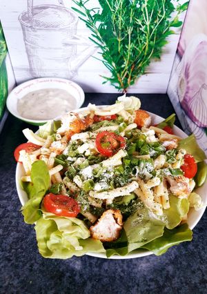 Une photo de Salade fraîcheur et nugget's croustillants