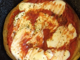 Pizza sin trigo en sartén
