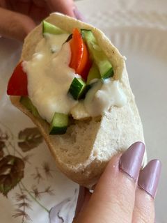 Gyros gluténmentes pitában recept fotója