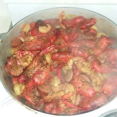 A picture of Crawfish Broil.