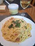 Pasta con salsa tipo carbonara